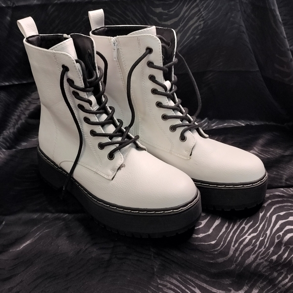 Brand New Combat Boots - Picture 2 of 8